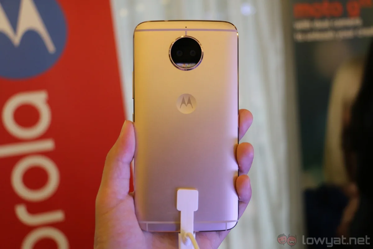 Moto G5S Plus