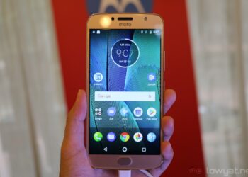 Moto G5S Plus