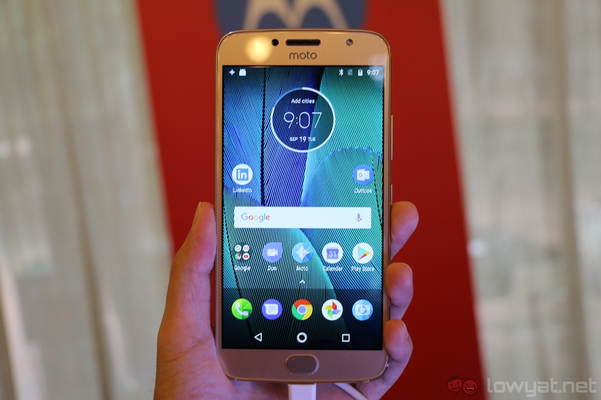 Moto G5S Plus