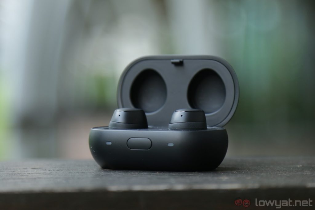 samsung iconx 2018 samsung gear iconx 2018 lightning review refined lasting wireless earbuds lowyat net samsung iconx 2018 samsung gear iconx 2018 lightning review refined lasting wireless earbuds lowyat net