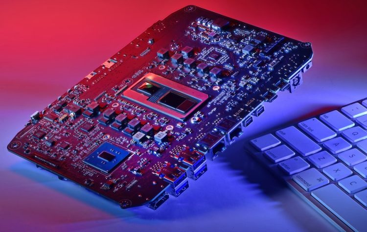 Intel Hades Canyon NUC