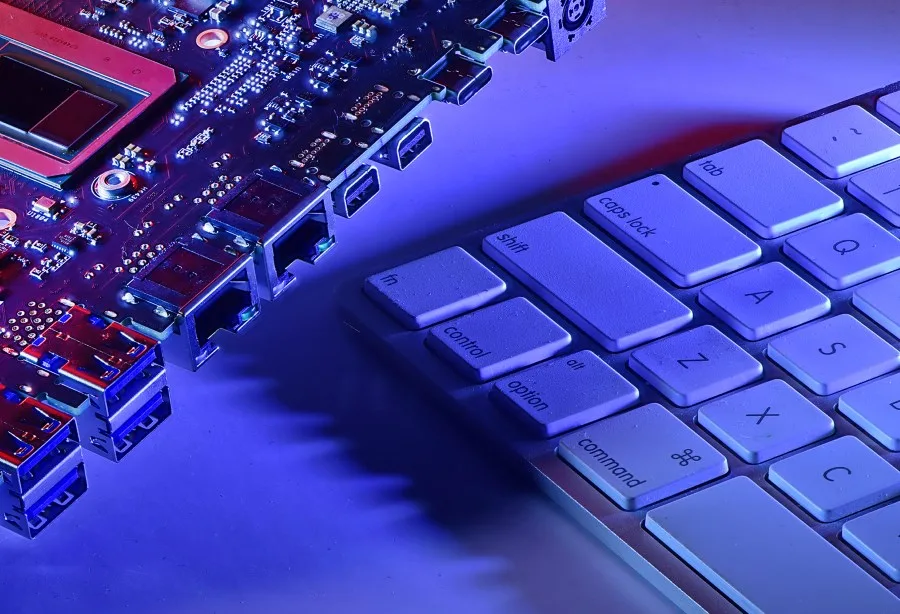 Intel Hades Canyon NUC