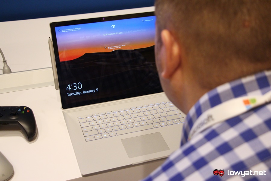 Microsoft Surface Book 2 Hands On 19
