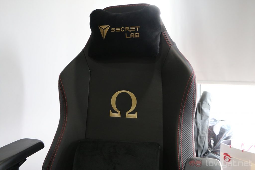 secretlab omega throne 2018 lr 1