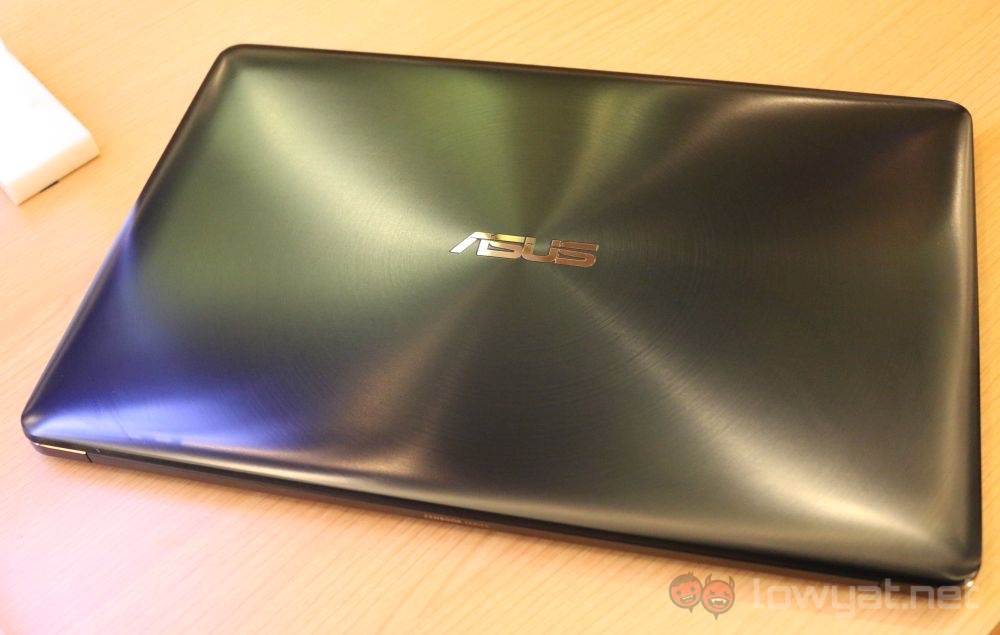 ASUS ZenBook Pro 15 lid