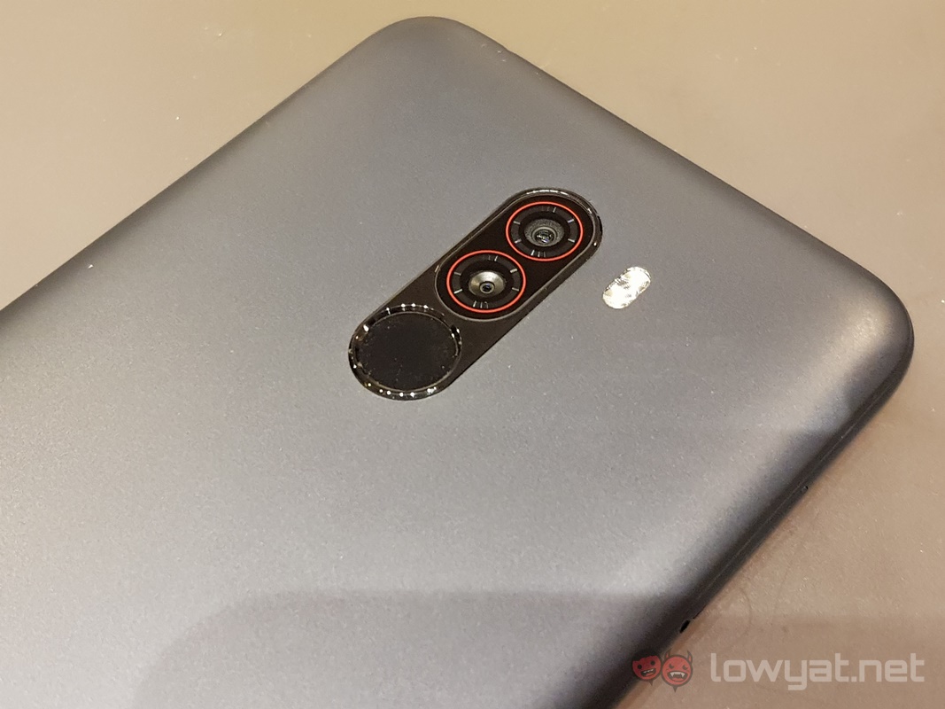 Xiaomi pocophone f1 back dual camera