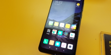 Xiaomi pocophone f1 product display