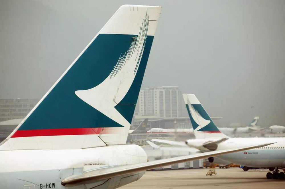 cathay pacific plane tail