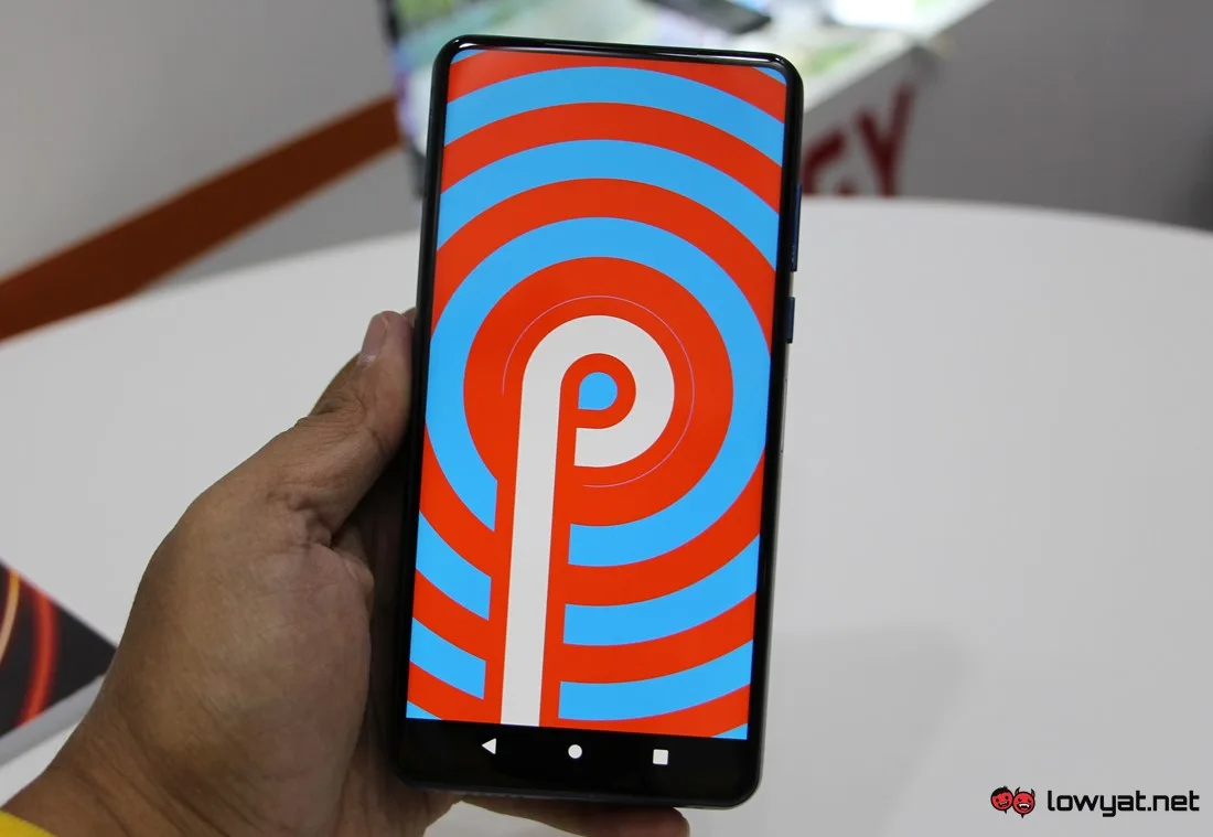 Energizer Power Max 18000mAh Phone Hands On: Behold The Thickness 8 energizer 18000mah phone 03