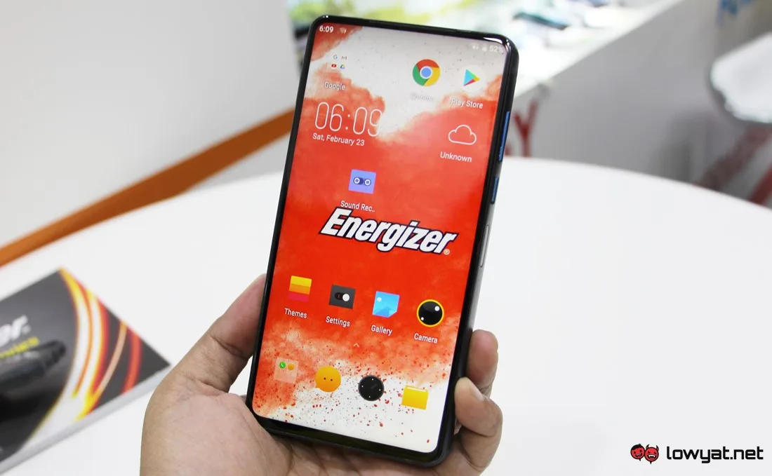 Energizer Power Max 18000mAh Phone Hands On: Behold The Thickness 6 energizer 18000mah phone 05
