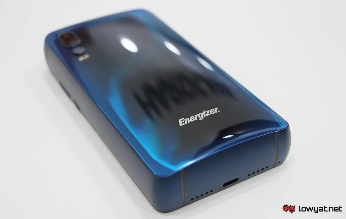 Energizer Power Max 18000mAh Phone Hands On: Behold The Thickness 4 energizer 18000mah phone 08