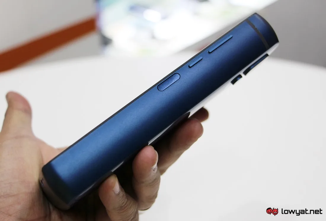 Energizer Power Max 18000mAh Phone Hands On: Behold The Thickness 5 energizer 18000mah phone 11