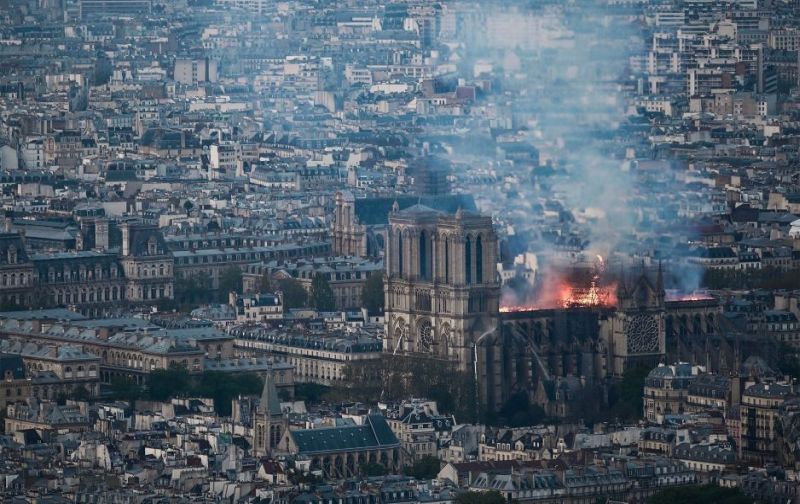 22349207 notre dame cathedral fire 2019 800