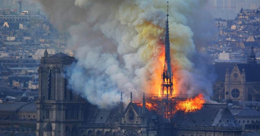 76356f27 notre dame cathedral fire 2019 2