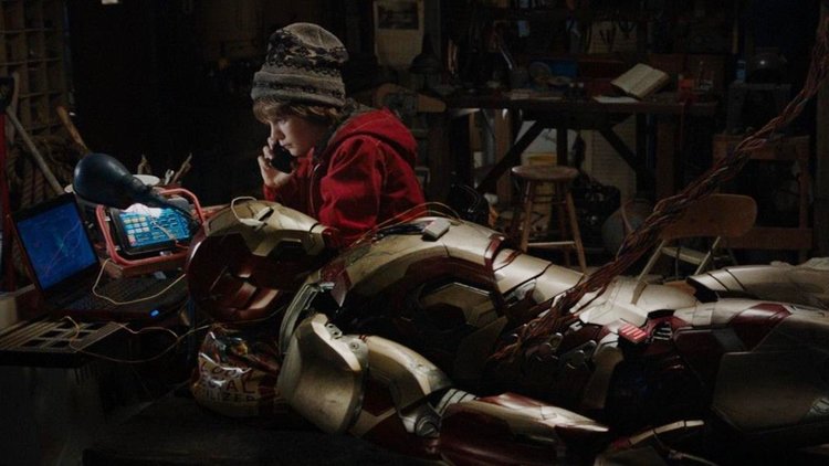 Revisiting Iron Man 3 Is The Mandarin Plot Twist Really That Bad Up Station Malaysia - roblox iron man 3