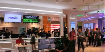 Maxis Concept Store inside