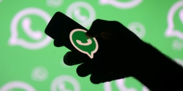 WhatsApp Facebook App