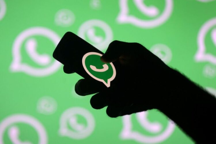 WhatsApp Facebook App