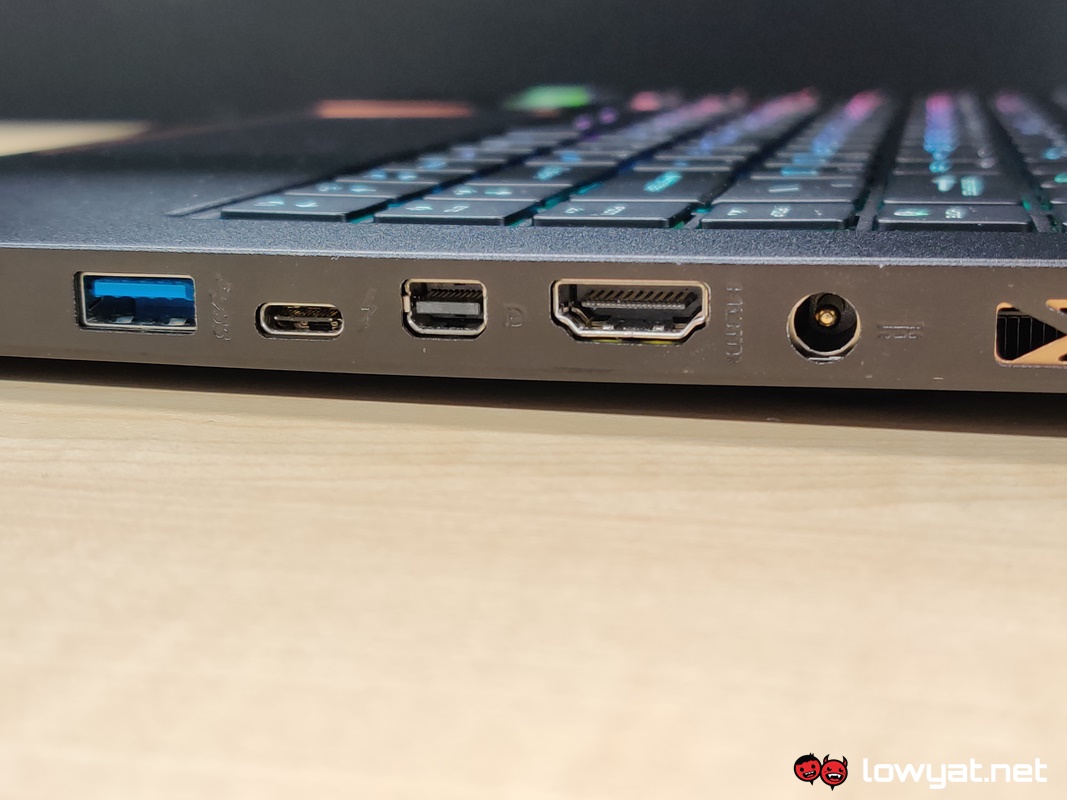 0398acbc msi gs65 stealth 2019 ports right