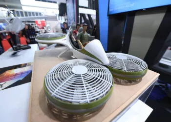 LANGKAWI, 27 Mac -- Model mobiliti terbang yang dikenali ‘Vector’ membuat penampilan sulung model kenderaan tersebut pada pameran Aeroangkasa dan Maritim Antarabangsa Langkawi 2019 (LIMA'19) edisi ke-15 di Pusat Pameran Antarabangsa Mahsuri (MIEC), hari ini. --fotoBERNAMA (2019) HAK CIPTA TERPELIHARA