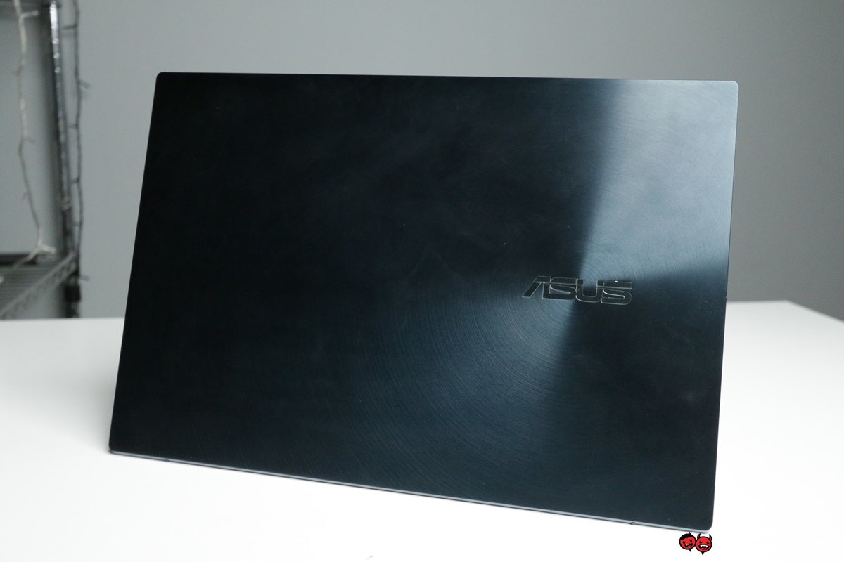 ASUS ZenBook Pro Duo back