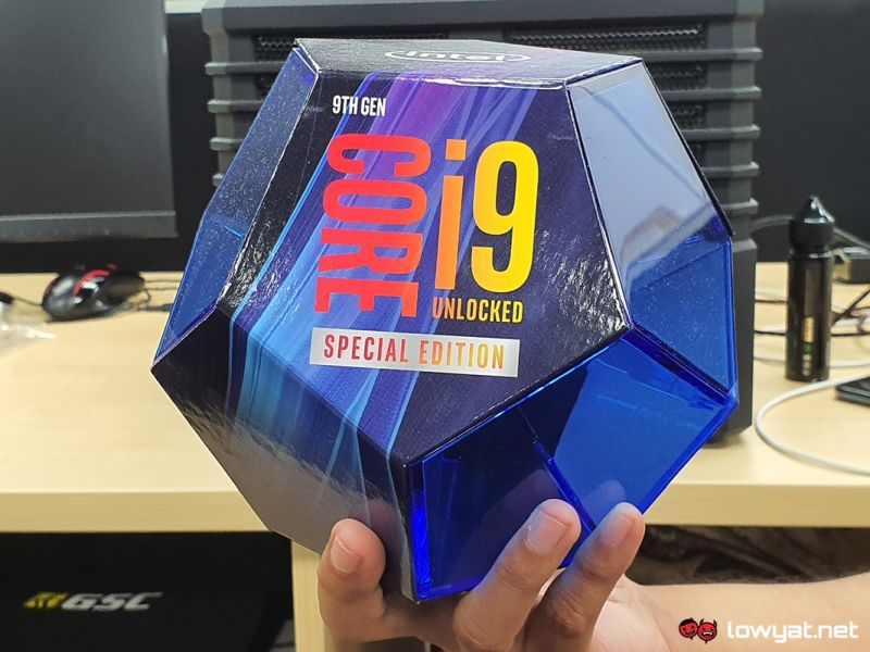Intel Core i9 9900KS Box Shot 800