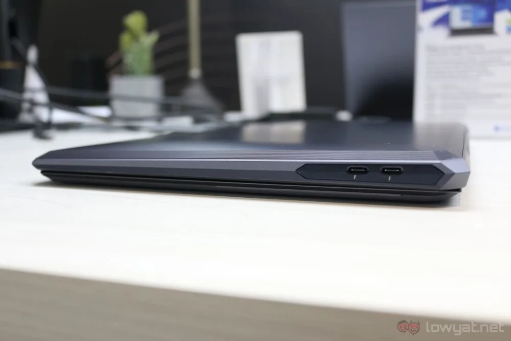 ASUS ProArt StudioBook One side closed