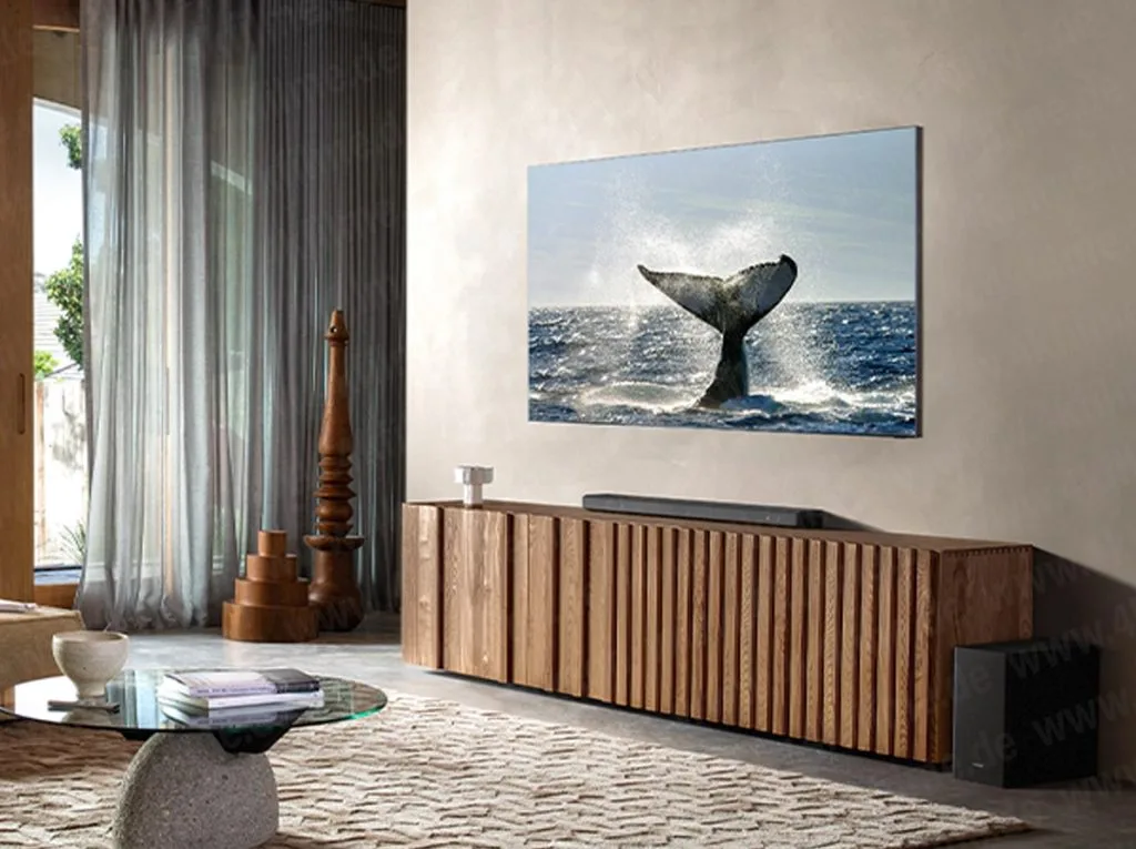 Samsung bezel-less TV (2)
