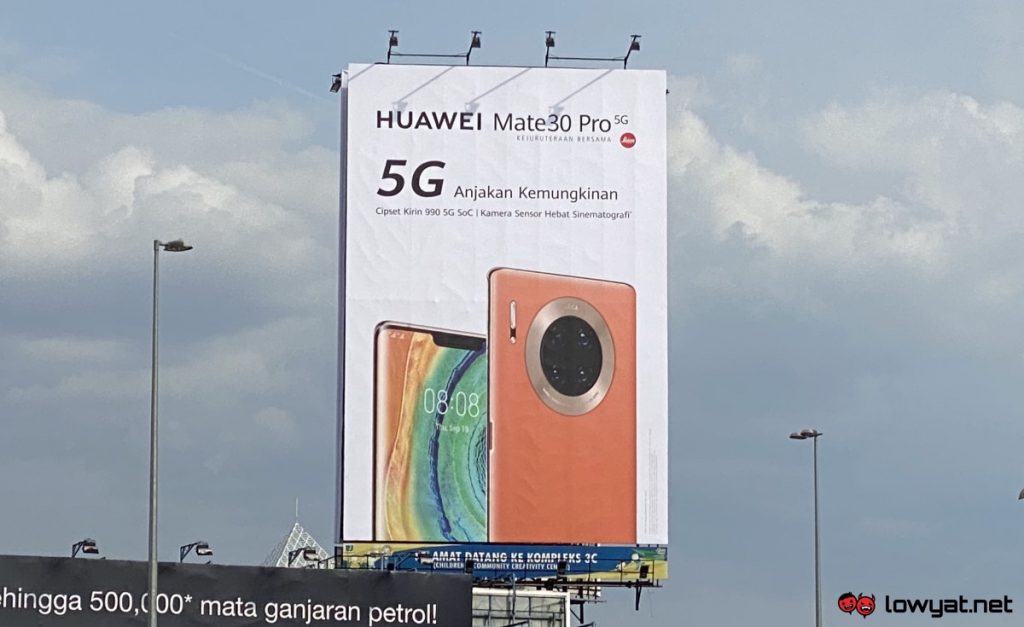 huawei mate 30 pro 5g billboard subang 01
