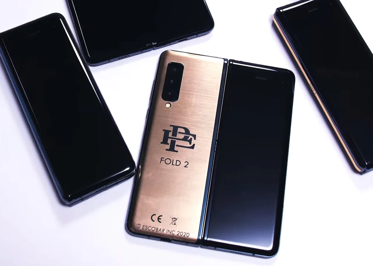 pablo-escobar-fold-1-foldable-phone