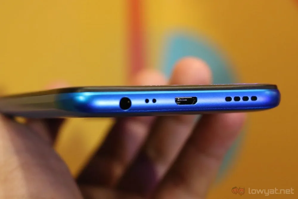 realme C3 bottom
