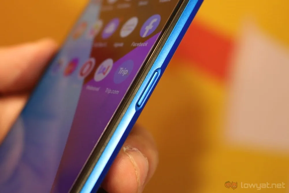 realme C3 power button