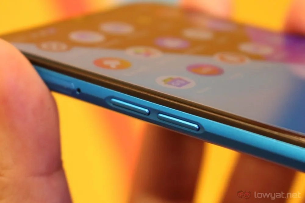 realme C3 volume rocker