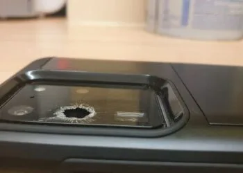 Samsung Galaxy S20 Ultra crack