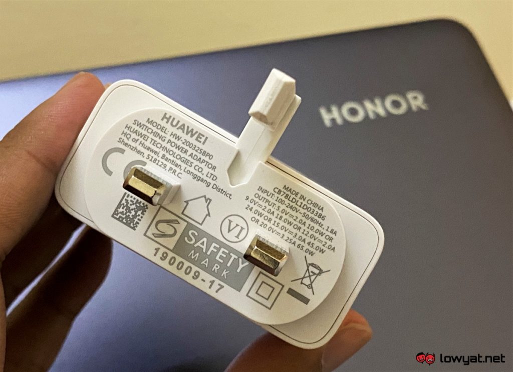 honor magicbook 65w charger 01