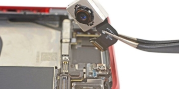 iPhone SE 2020 camera module 1