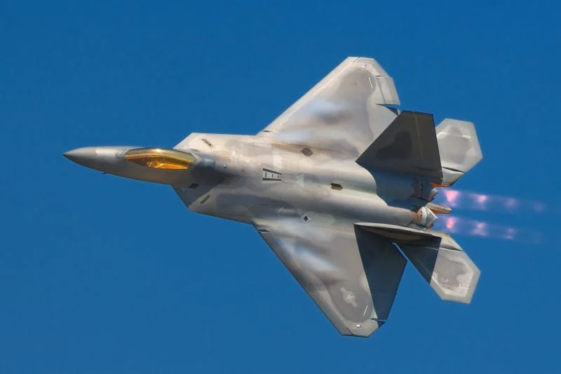 F 22 US Stealth Fighter 800