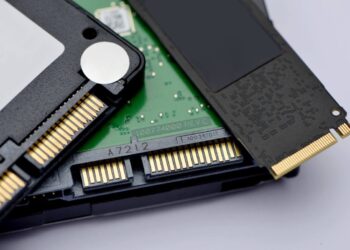 SSD SATA pins