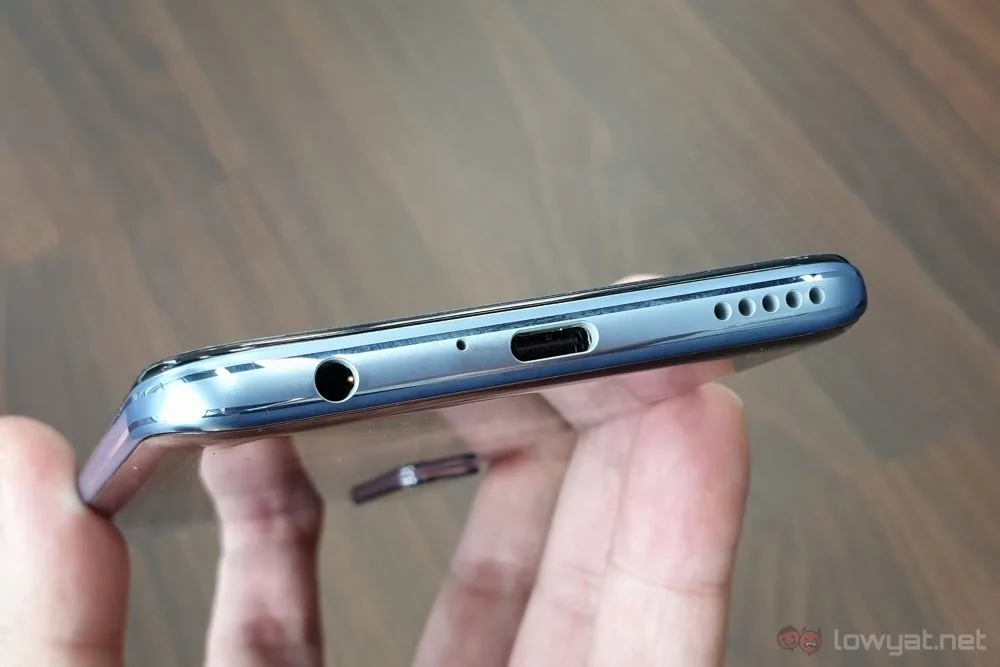 Huawei nova 7 SE bottom marked