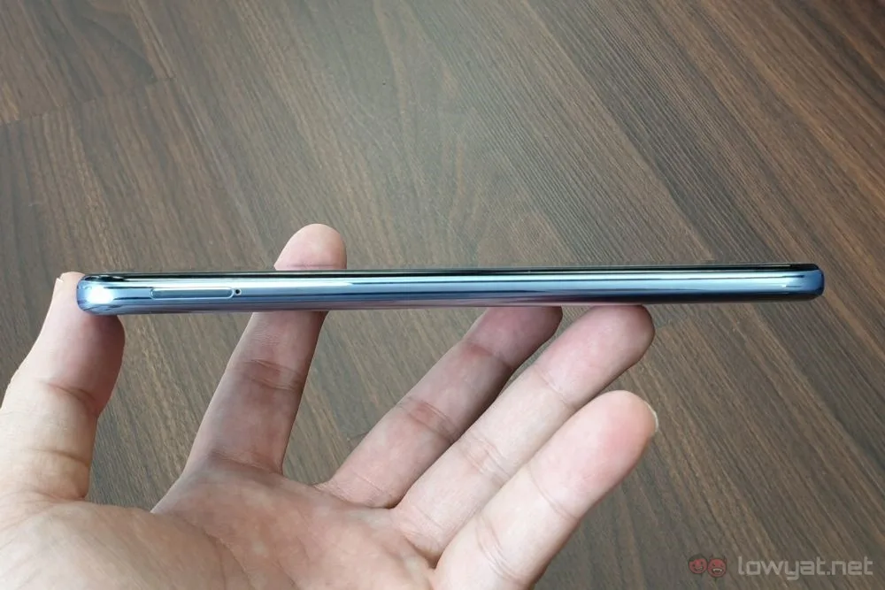Huawei nova 7 SE left marked