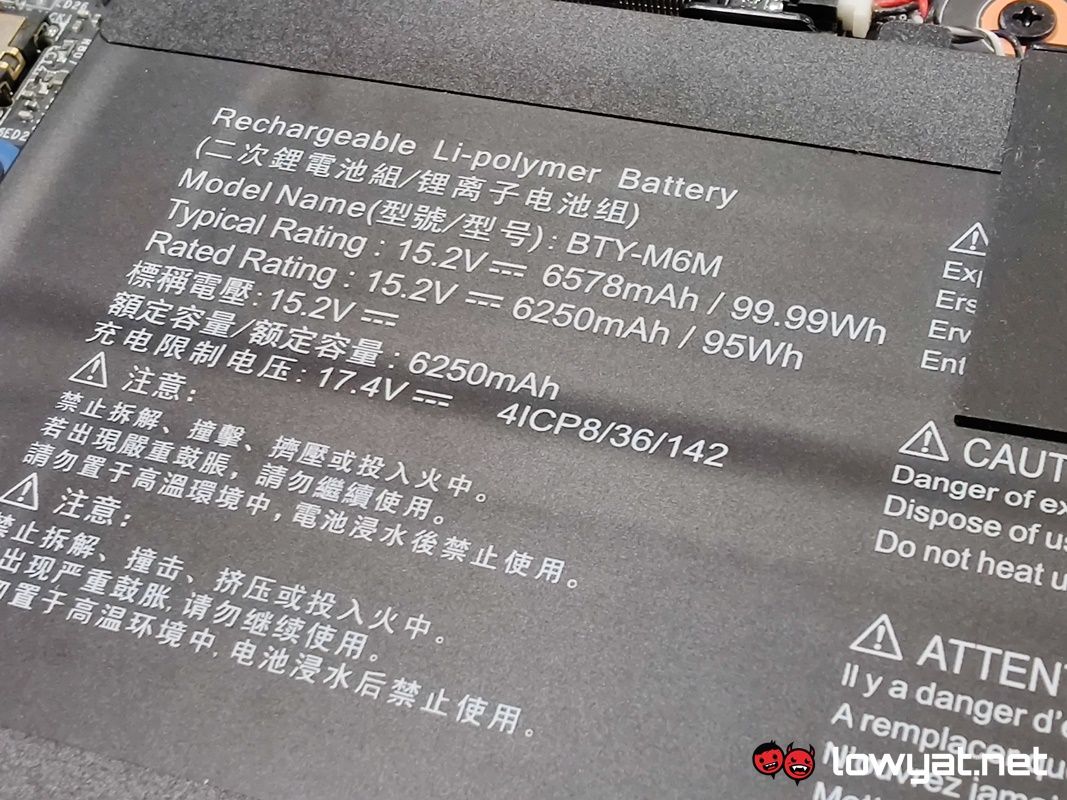 MSI GS66 Stealth internals battery
