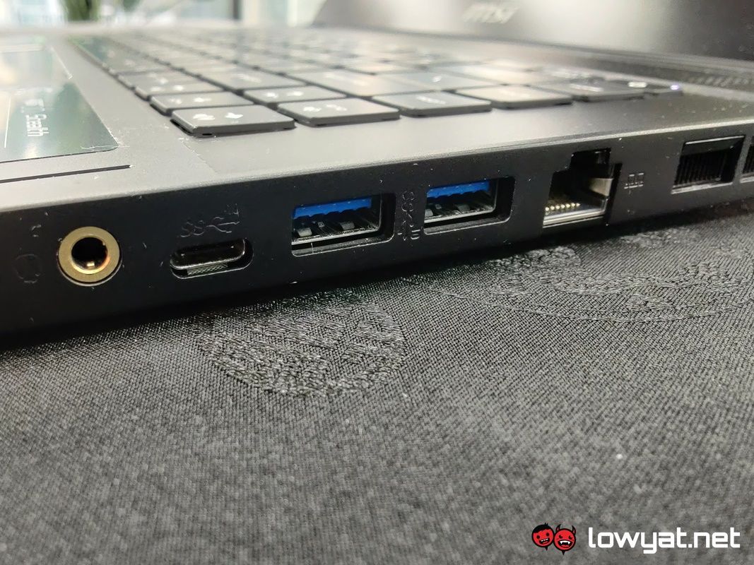 MSI GS66 Stealth ports right