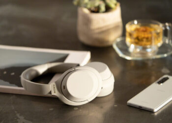 Sony WH-1000MX4 Wireless Noise-Cancelling Headphones Launched