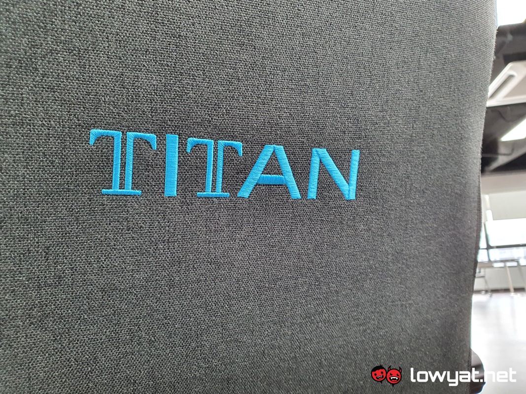 Secretlab Titan 2020 Edition badges 2