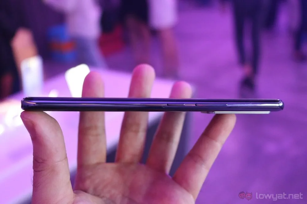 Vivo V20 SE right