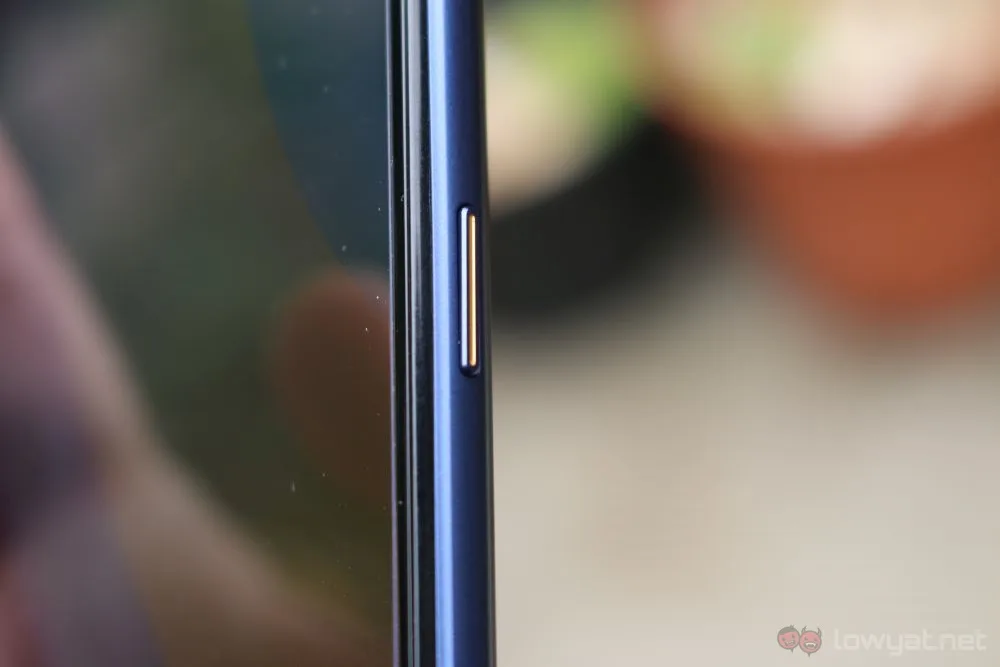 realme 7 Pro power button