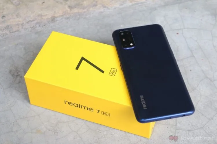 realme 7 Pro w box