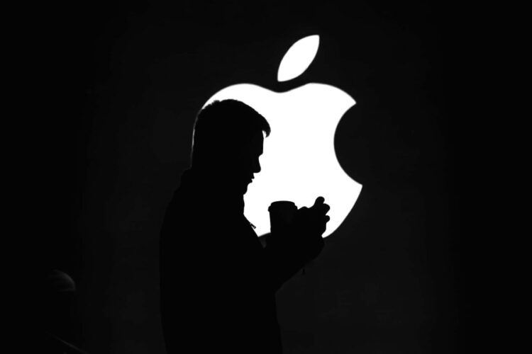 Apple iPhone iPad Mac Project Titan