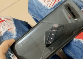2021 ASUS ROG Phone Rear Secondary Display