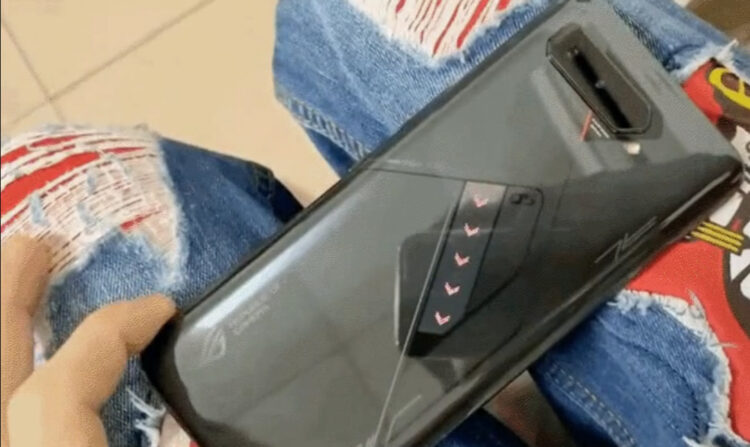 2021 ASUS ROG Phone Rear Secondary Display